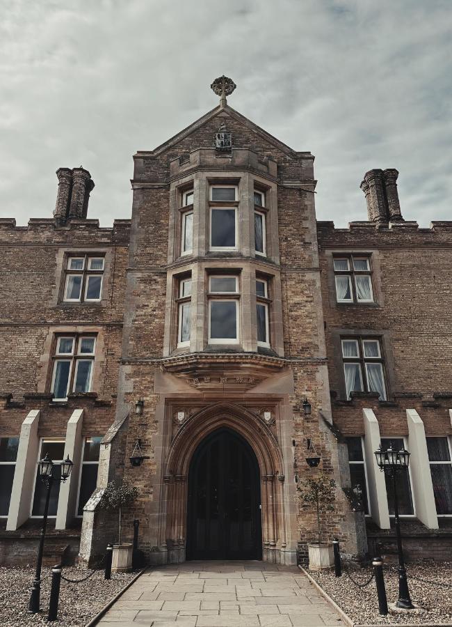 Cave Castle Hotel Саут Кейв Екстериор снимка